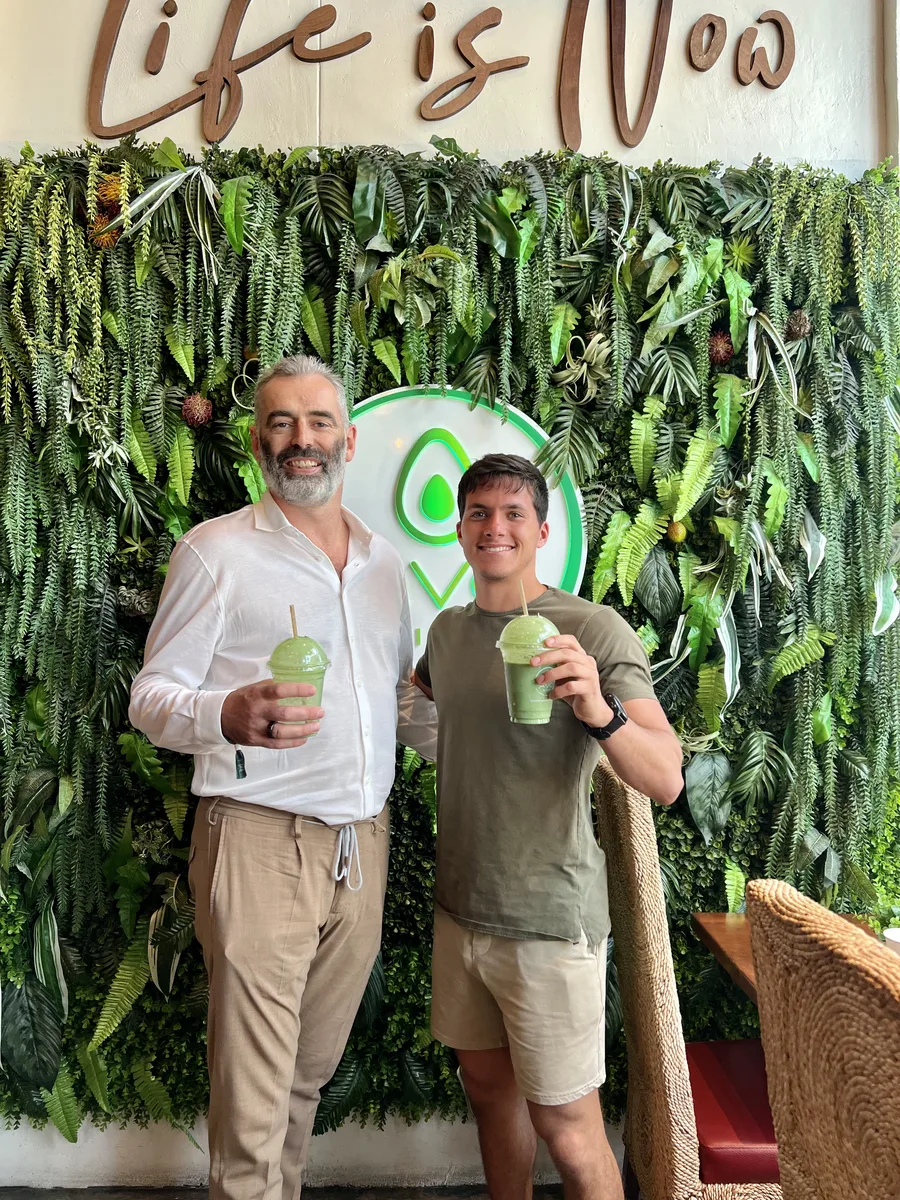 Enjoying the official Know Your Physio superfood protein shakes with my client, Simon Denyer, CEO and Founder at Perform Group and former CEO at DAZN Group.